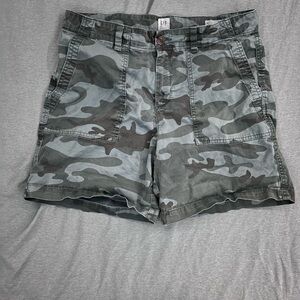 GAP Women's Camouflage Cargo Shorts